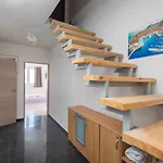 Seaview Duplex Apartment *