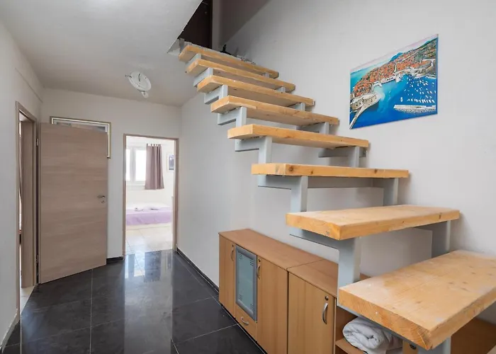 Seaview Duplex アパート *