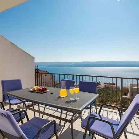 Seaview Duplex Apartment *